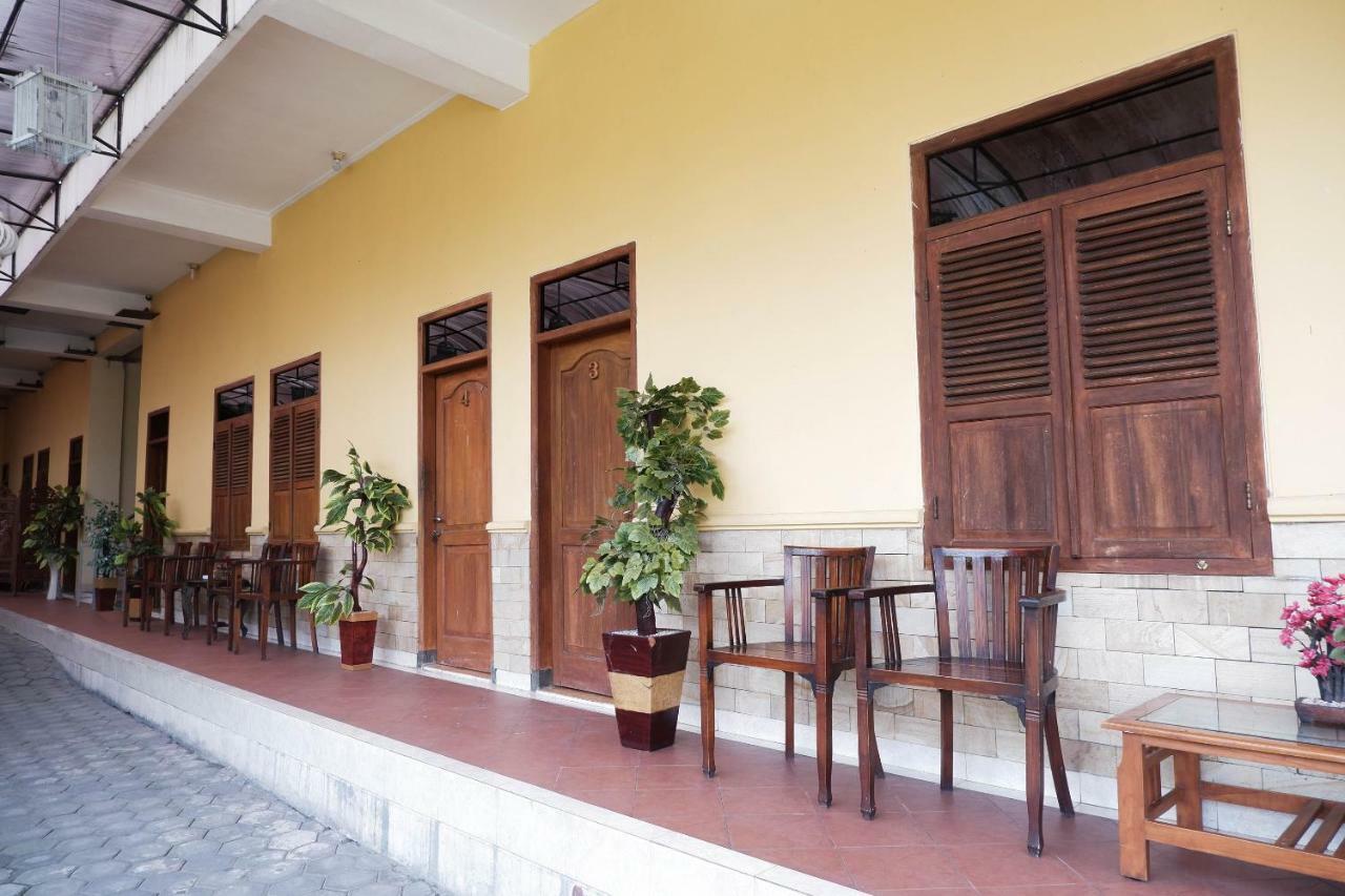 Tanjungtirto Oyo 405 Wisma Yosoputro מראה חיצוני תמונה